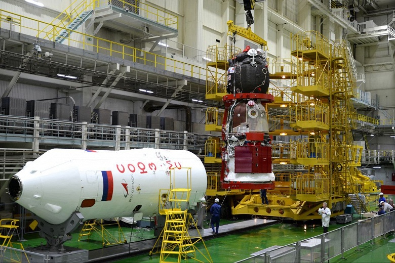 Запуск экипажа МКС-74 всё ближе: пилотируемый «Союз МС-28» вернулся из вакуумной камеры - 1 Запуск экипажа МКС-74 всё ближе: пилотируемый «Союз МС-28» вернулся из вакуумной камеры