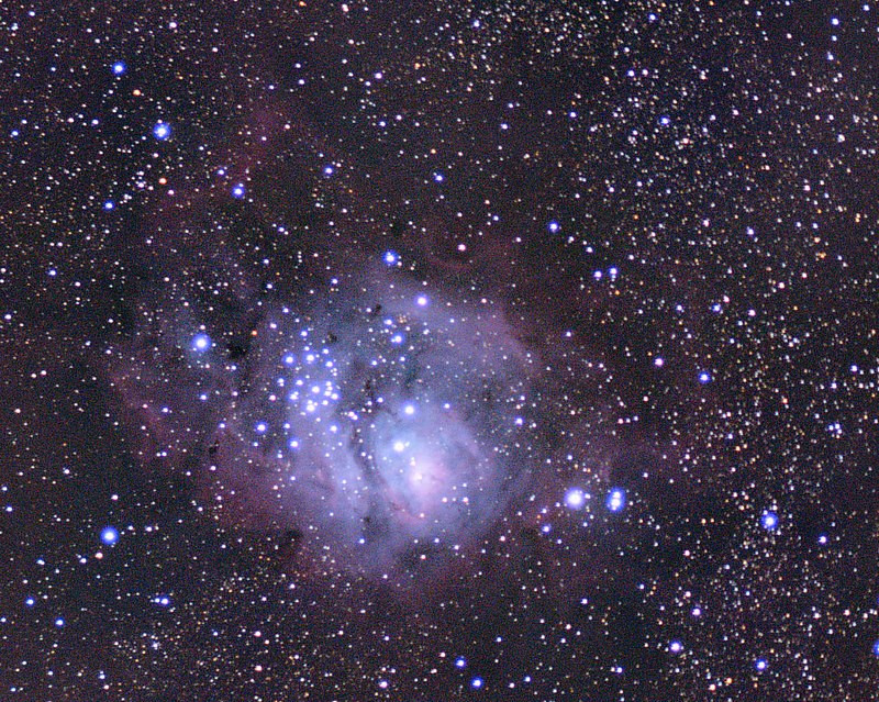 Туманность Лагуна, телескоп рефрактор Celestron SLT 102, 23 кадров по 30 с на ISO 6400.  