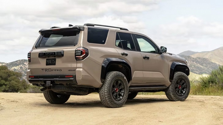 Накануне введения нового утильсбора: заказы на новые внедорожники Toyota 4Runner принимаются от 6,2 млн рублей, машины везут из США