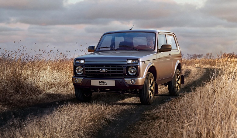 АвтоВАЗ рассказал, каким бензином надо заправлять Lada: не нужно проплачивать за 98-й, 92-й не даст экономии, а зимой нужно заливать зимний бензин - 1 АвтоВАЗ рассказал, каким бензином надо заправлять Lada: не нужно проплачивать за 98-й, 92-й не даст экономии, а зимой нужно заливать зимний бензин