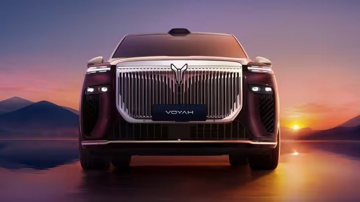 Пневмоподвеска, запас хода более 1100 км, расход топлива 6,6 л на 100 км, подруливание задними колёсами и официальная гарантия. В России представлен Taishan