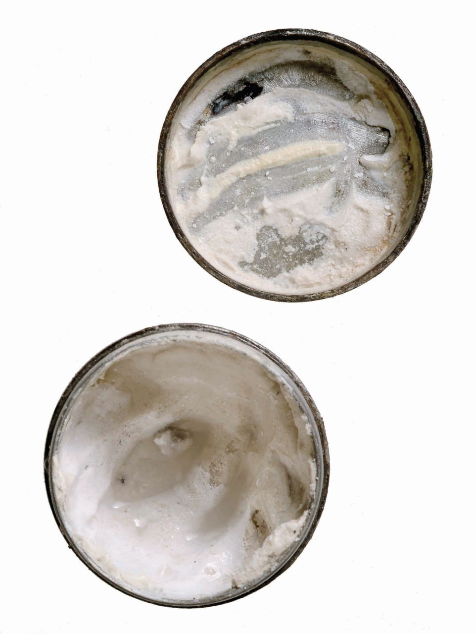 Баночка с кремом и поношенное нижнее белье. Не содержимое мусорного бака, а экспонаты музея возрастом почти 2 тыс. лет - 4