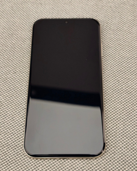 Huawei Mate 70 Air показали со всех сторон за день до открытия предзаказов