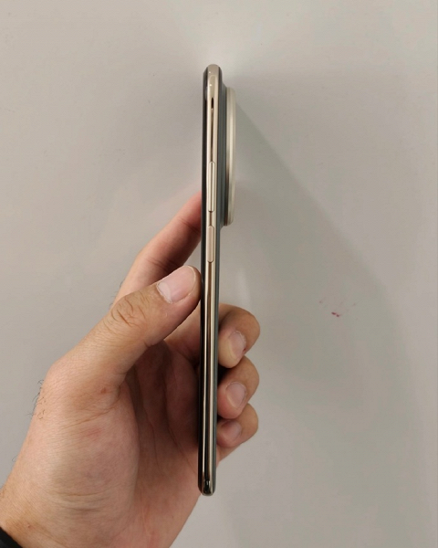 Huawei Mate 70 Air показали со всех сторон за день до открытия предзаказов