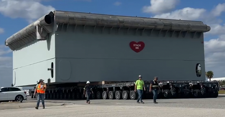 SpaceX разворачивает новый комплекс для запусков Starship: на площадку доставили стартовый стол Orbital Launch Mount - 1 SpaceX разворачивает новый комплекс для запусков Starship: на площадку доставили стартовый стол Orbital Launch Mount