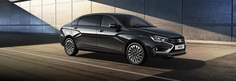 Lada Aura зависла у дилеров: в автосалонах Тольятти до сих пор стоят седаны, выпущенные ещё в ноябре 2024 года