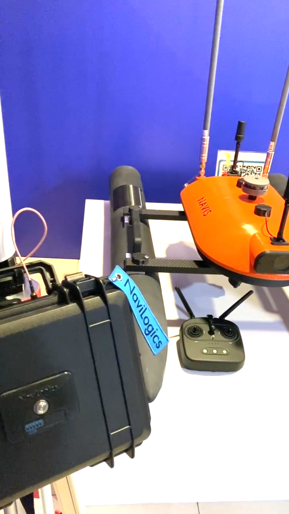 Компактный быстросборный беспилотный катамаран NAVIS на Каспийском цифровом форуме