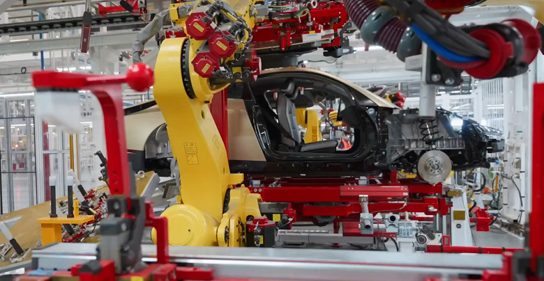 Сборка этих машин будет выполняться за считанные секунды, как на конвейере потребительской электроники. Производство Tesla Cybercab начнётся в апреле 2026