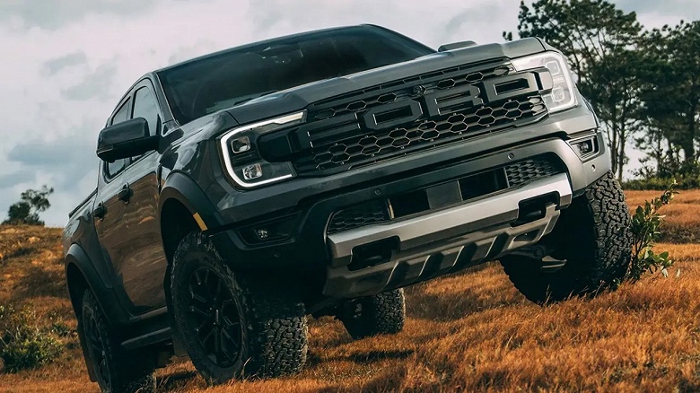 Для любителей чёрного: Ford Ranger 2026 получил опцию Black Appearance Graphics