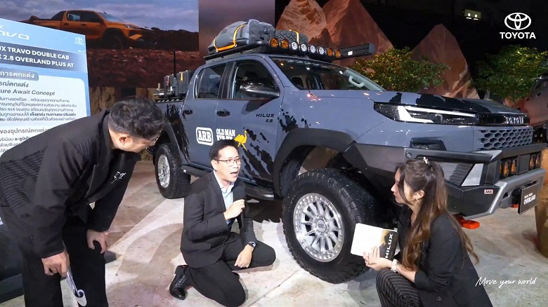 Представлена внедорожная версия совершенно новой Toyota Hilux: лифт подвески, металлический бампер, дополнительный свет и багажник на крыше