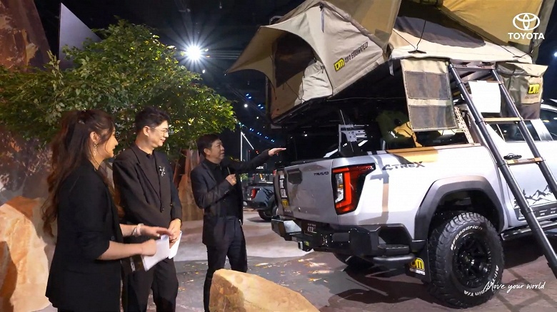 Представлена внедорожная версия совершенно новой Toyota Hilux: лифт подвески, металлический бампер, дополнительный свет и багажник на крыше