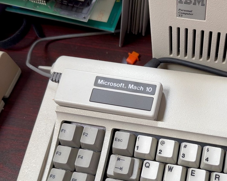 Microsoft продала всего 11 копий этого продукта, восемь из которых потом вернули. Разработчик Windows рассказал о самом плохо продаваемом продукте компании - 1 Microsoft продала всего 11 копий этого продукта, восемь из которых потом вернули. Разработчик Windows рассказал о самом плохо продаваемом продукте компании