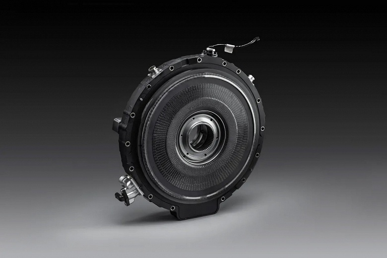 Porsche разрабатывает гибрид с осевым мотором Yasa прямо внутри маховика: до 900 л.с. под капотом