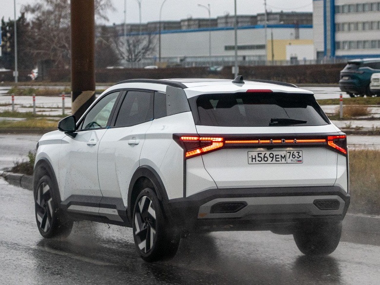 Первый кроссовер АвтоВАЗа &mdash; Lada Azimut &mdash; тестируют уже без камуфляжа на обычных дорогах
