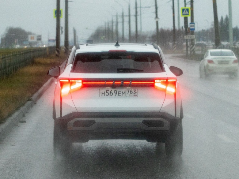 Первый кроссовер АвтоВАЗа &mdash; Lada Azimut &mdash; тестируют уже без камуфляжа на обычных дорогах