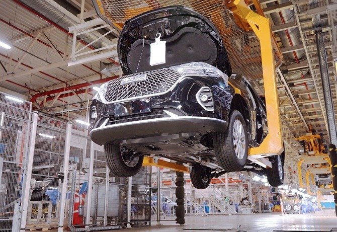 Пока Tesla готовит линию на 360 машин в час, в Калуге празднуют выход на 9 автомобилей в час &mdash; и это при полной мощности