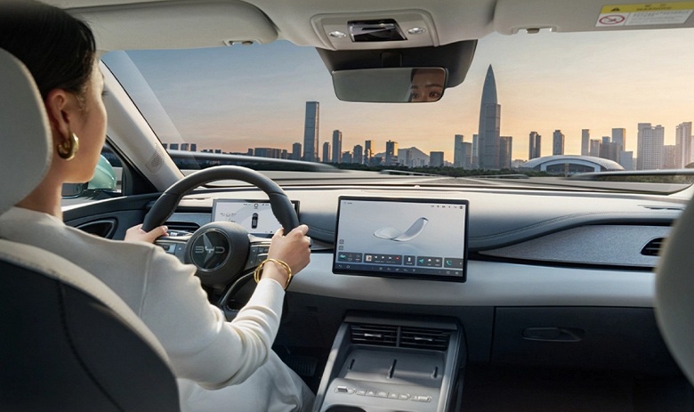 Одноклассник Honda Accord и Toyota Camry, который проезжает до 128 км без бензина, неприлично дёшево. Представлен BYD Seal 06 DM-i Super Enjoy Edition