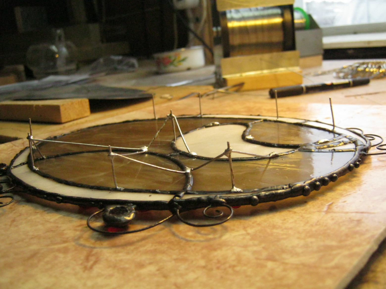 Фото 2.3. Не обязательно снабжать все стойки двумя разносторонними раскосами, достаточно укрепить только их часть — вместе с припаянной пластиной, они свяжутся в удивительно жёсткую и прочную конструкцию