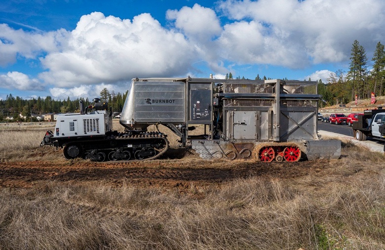 Робот против лесных пожаров: BurnBot показал свои возможности профилактического выжигания в Калифорнии
