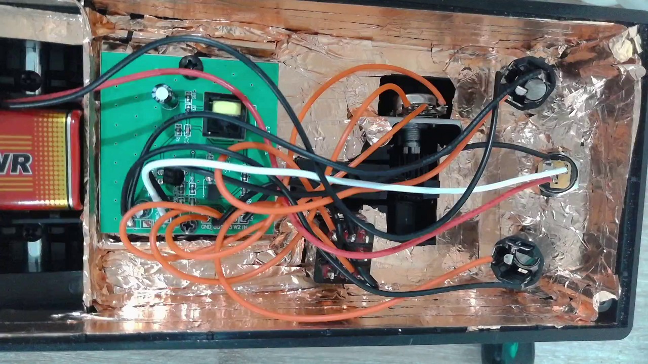 Ультрадешёвая гитарная квакушка ZORY DF2210 - 14