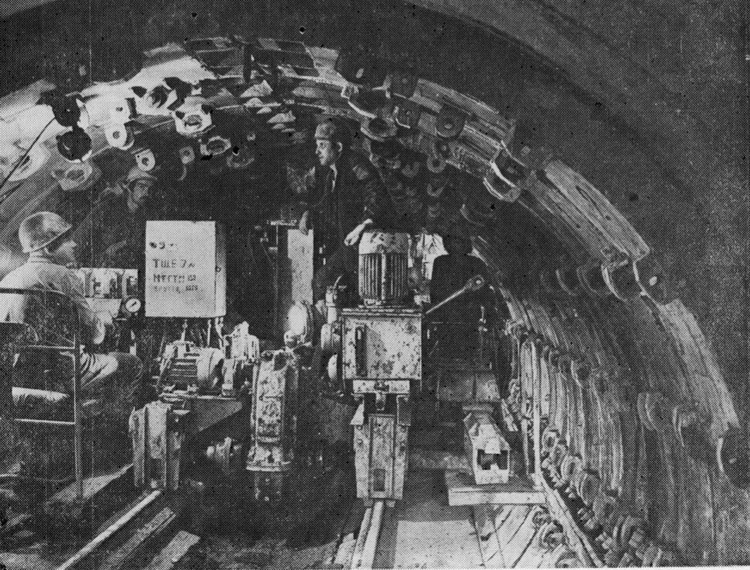 Проходческий комплекс ТЩБ-7, правда, скорее всего не в Горьком, а в Минске. Фото из журнала «Метрострой» №3, 1981