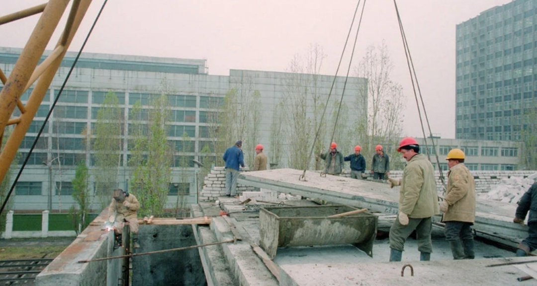 Строительство станции Буревестник. Источник