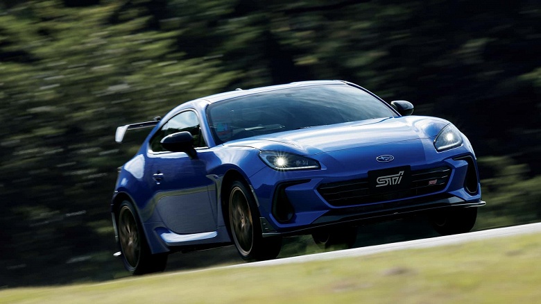 Представлен Subaru BRZ STI Sport Type RA &mdash; с гоночным 2,4-литровым мотором, 18-дюймовыми колёсами BBS и тормозами Brembo. Возможность купить машину разыграют в лотерею