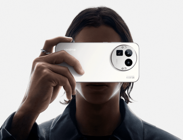 7000 мАч, 120 Вт, экран 2K 144 Гц, Snapdragon 8 Elite Gen 5 и 200-мегапиксельная камера Ricoh GR. В России выходит смартфон Realme GT 8 Pro