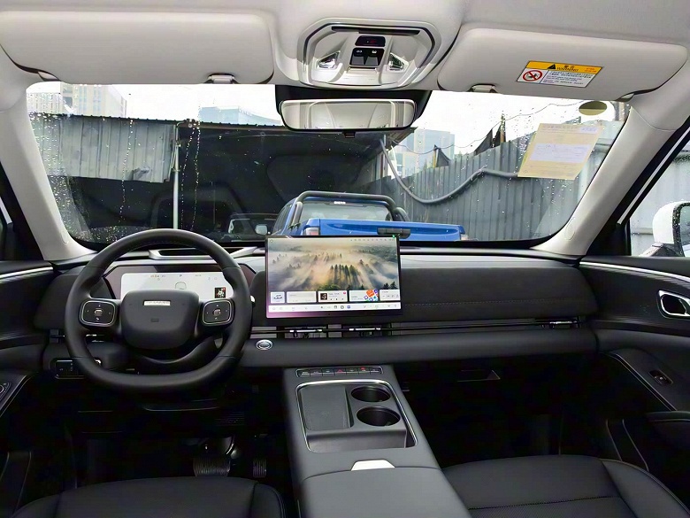 Кроссовер большой, цена &mdash; низкая. Стартовали продажи нового Haval H6L &mdash; 128 тыс. юаней (1,45 млн рублей) за 238 л.с., 9-ступенчатый &laquo;автомат&raquo; и топовое оснащение