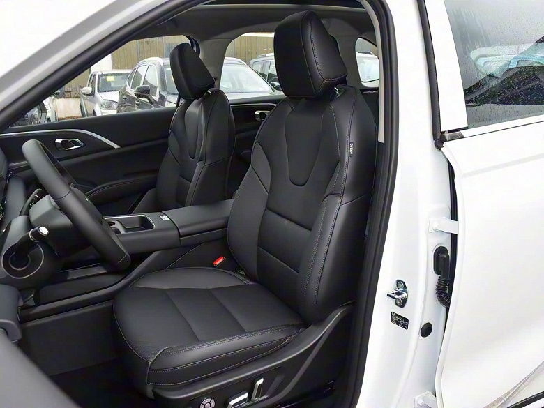 Кроссовер большой, цена &mdash; низкая. Стартовали продажи нового Haval H6L &mdash; 128 тыс. юаней (1,45 млн рублей) за 238 л.с., 9-ступенчатый &laquo;автомат&raquo; и топовое оснащение