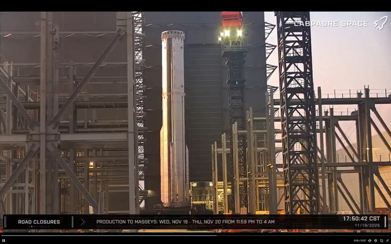 Самый мощный ракетный ускоритель в истории во всей красе: SpaceX начала выкатку ускорителя Super Heavy V3 - 1 Самый мощный ракетный ускоритель в истории во всей красе: SpaceX начала выкатку ускорителя Super Heavy V3