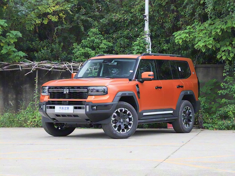 В России появился уникальный гибридный водоплавающий внедорожник с мощностью 900 л.с.: Jetour G700 выйдет на отечественный рынок в 2026 году