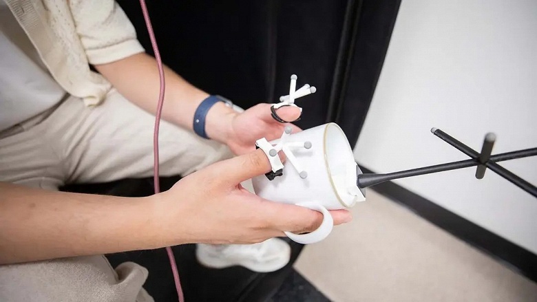 AR-клавиатура нового поколения привносит тактильные ощущения в дополненную реальность