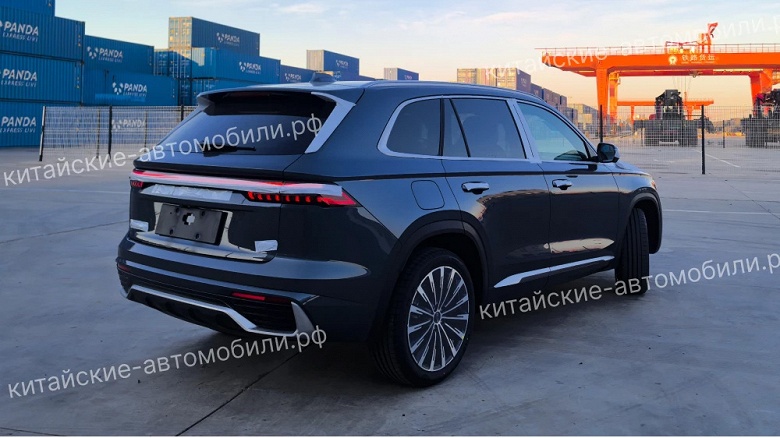 Обновленные Geely Monjaro уже едут из Китая в Россию: машины сняли на фото