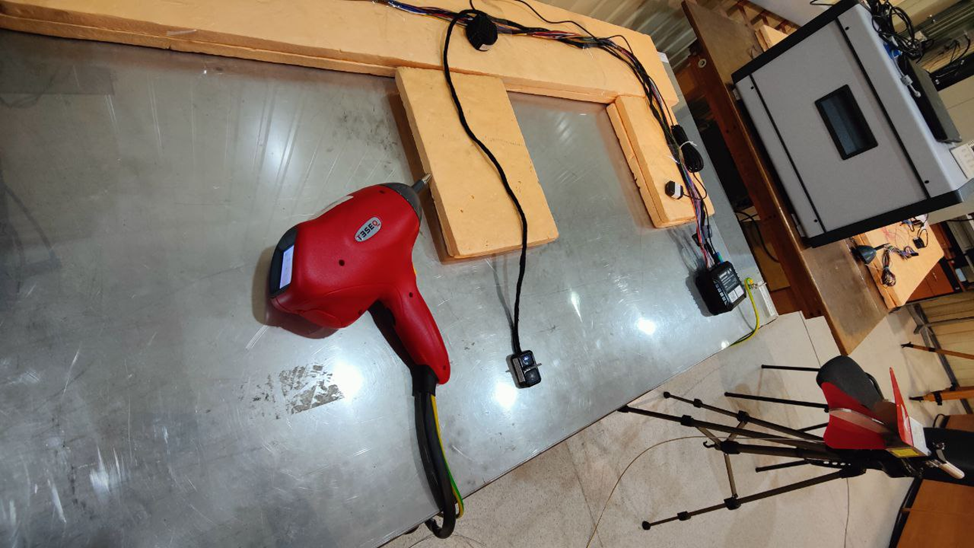 Испытание на воздушный разряд - общий вид стенда