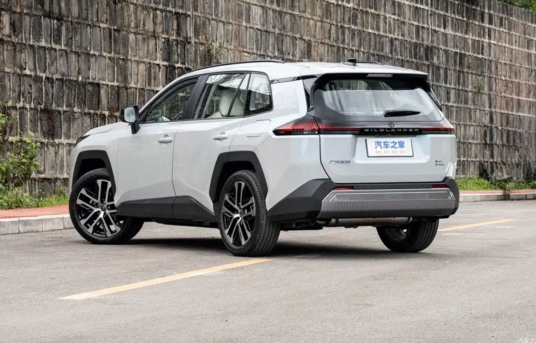В Китае представлен новый Toyota Wildlander &mdash; клон новейшего Toyota RAV4 за 170 тыс. юаней (1,9 млн рублей) с русифицированной медиасистемой