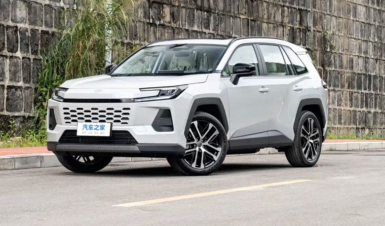 В Китае представлен новый Toyota Wildlander &mdash; клон новейшего Toyota RAV4 за 170 тыс. юаней (1,9 млн рублей) с русифицированной медиасистемой