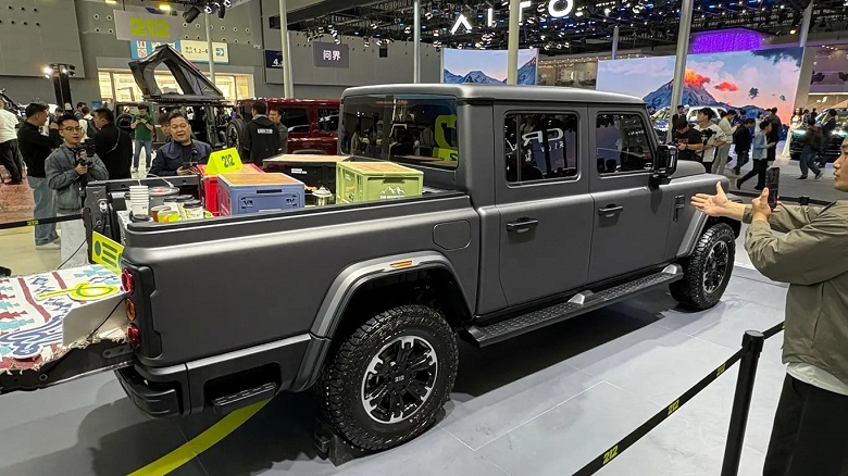 Китайский УАЗик получил новый кузов: представлен BAW 212 Explorer 01