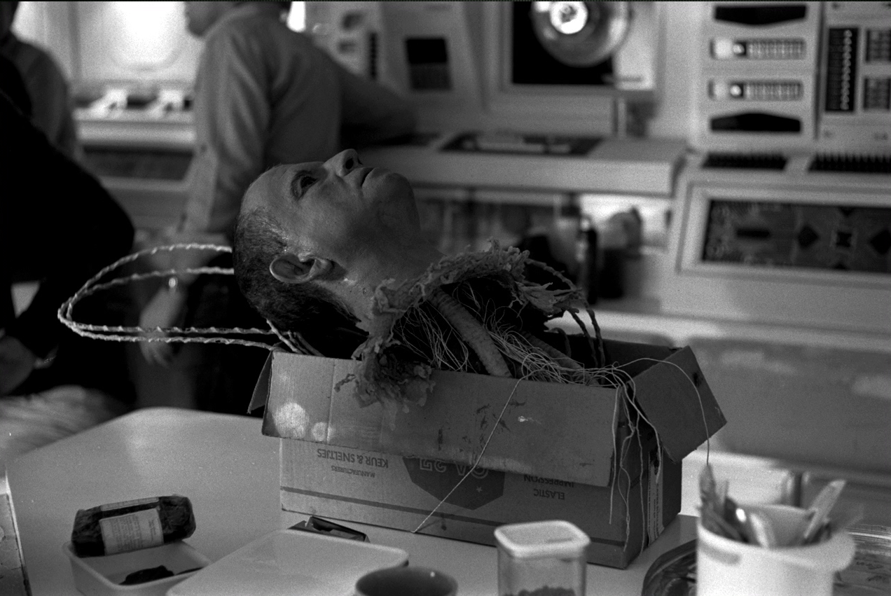 Сексуальный подтекст андроида Эша или как Бильбо Бэггинс попал в фильм непонятной категории - 18