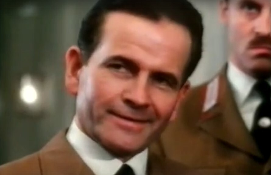 Сексуальный подтекст андроида Эша или как Бильбо Бэггинс попал в фильм непонятной категории - 8