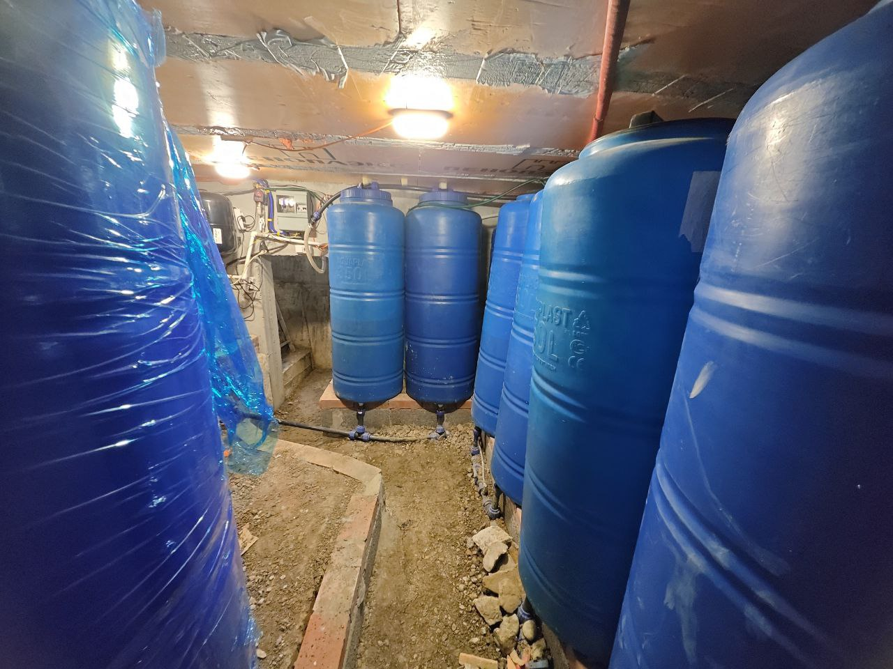 Погребок, к сожалению не с вином.