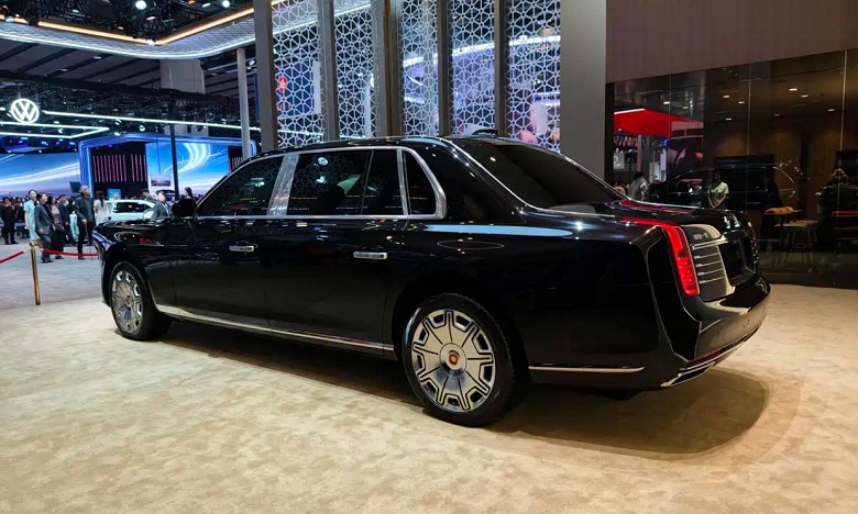 &laquo;Китайский Maybach&raquo;: на автосалоне в Гуанчжоу назвали цену на люксовый седан Hongqi Guoli в версии Danxia &mdash; это одна из самых дорогих китайских машин