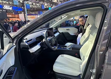 Новый Toyota RAV4 представлен в Китае: два гибрида, полный привод и 6 лет гарантии по цене от 170 тыс. юаней (1,9 млн рублей) - 4 Новый Toyota RAV4 представлен в Китае: два гибрида, полный привод и 6 лет гарантии по цене от 170 тыс. юаней (1,9 млн рублей)