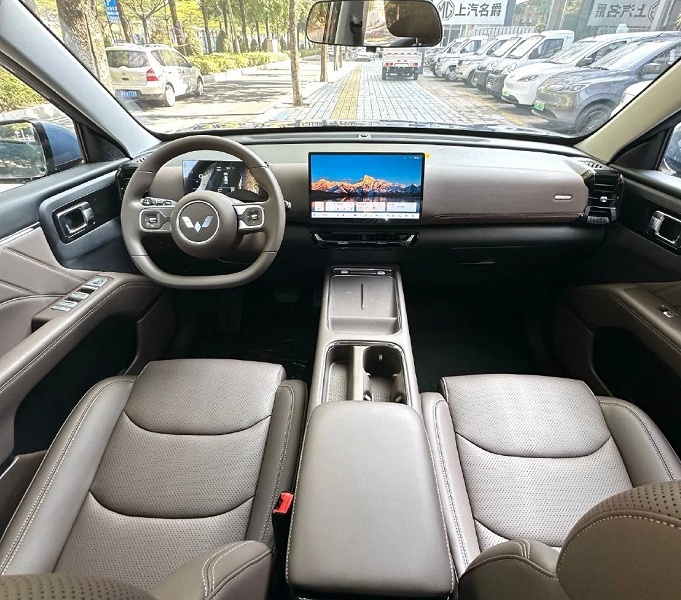 Можно бензиновый, гибридный либо электрический, а также на пять либо семь мест. Wuling готовит новый кроссовер Xingguang 560 - 3 Можно бензиновый, гибридный либо электрический, а также на пять либо семь мест. Wuling готовит новый кроссовер Xingguang 560