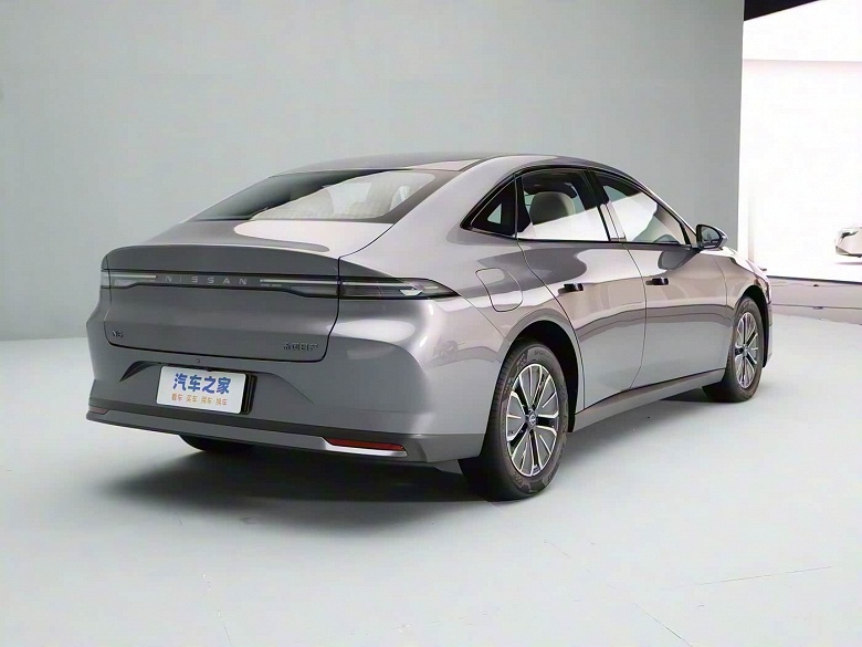 Просторный гибрид Nissan с расходом 2,9 л/100 км &mdash; всего 92 тыс. юаней (1 млн рублей). Представлен Nissan N6