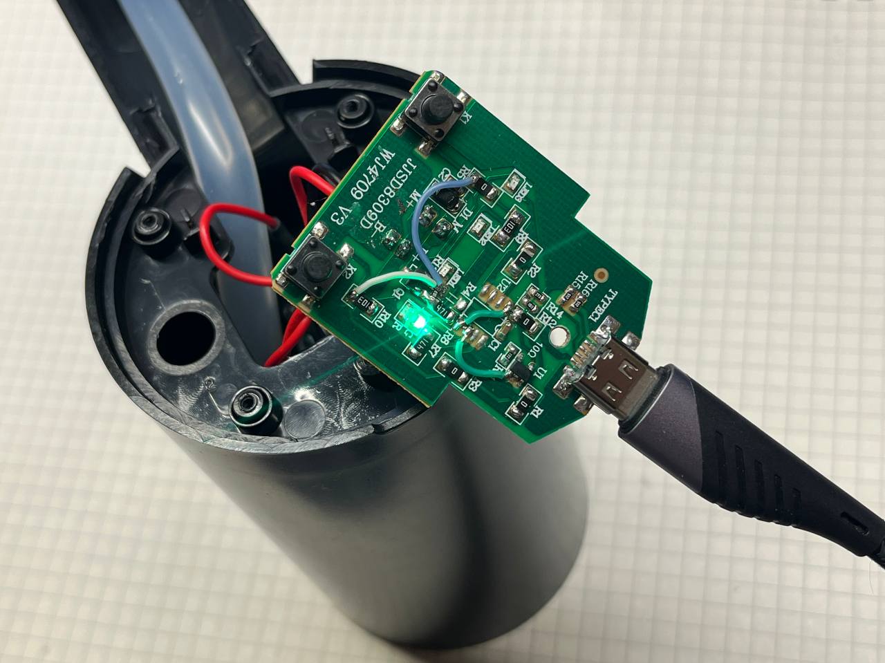 Рис.6. Индикация процесса зарядки аккумулятора. 