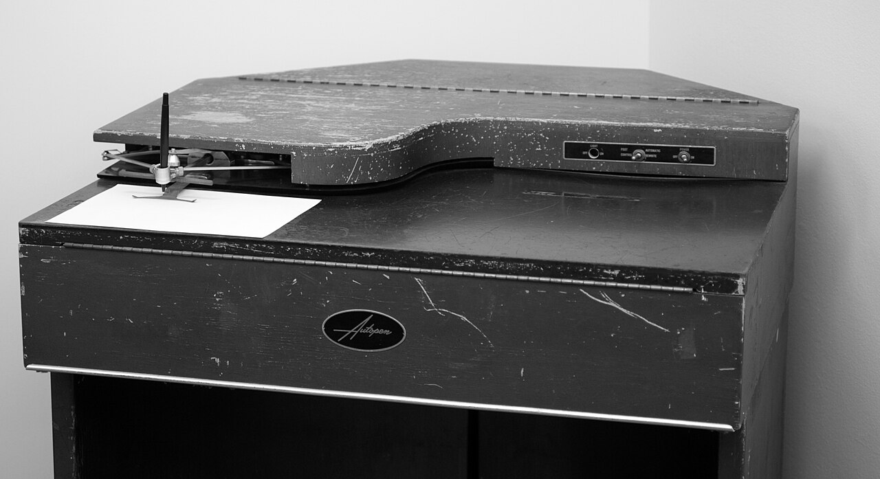 Что такое автоперо? История и принцип работы девайса, которым пользовался Байден, и о котором говорил Трамп - 4 Что такое автоперо? История и принцип работы девайса, которым пользовался Байден, и о котором говорил Трамп - 4