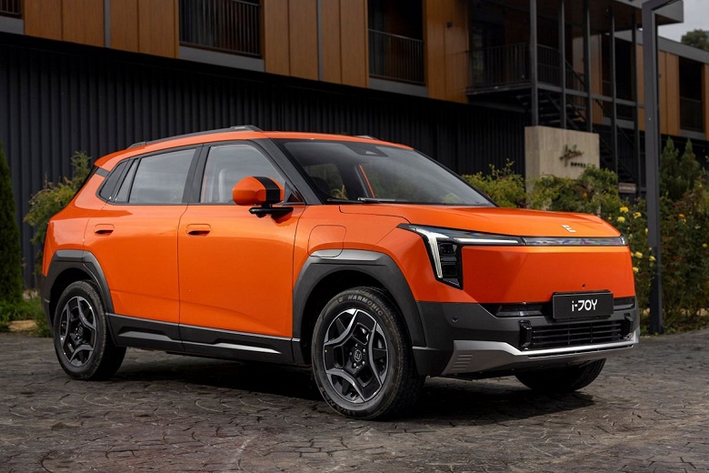 Не такой уж и доступный: названа цена российского кроссовера Evolute i-Joy нового поколения - 1 Не такой уж и доступный: названа цена российского кроссовера Evolute i-Joy нового поколения