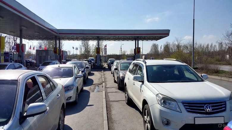 Российский ИИ будет разруливать пробки на заправках