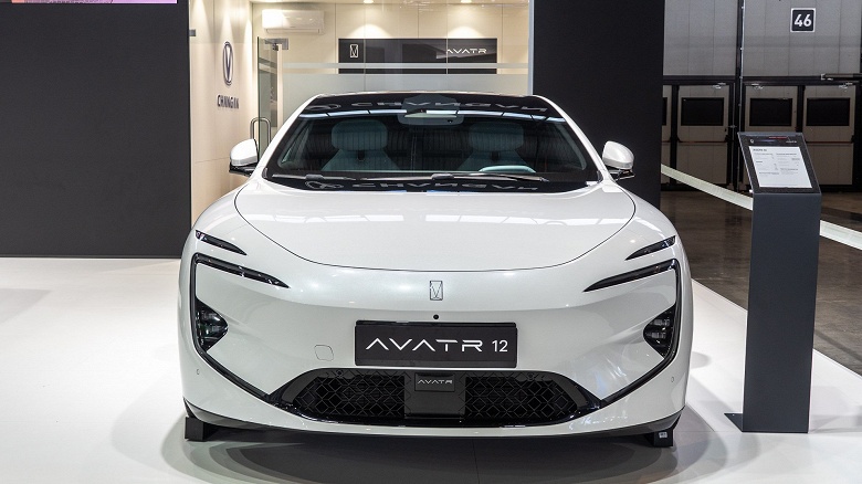 Пожизненная гарантия для россиян и полный перечень современных технологий. Стартовали продажи Avatr 12